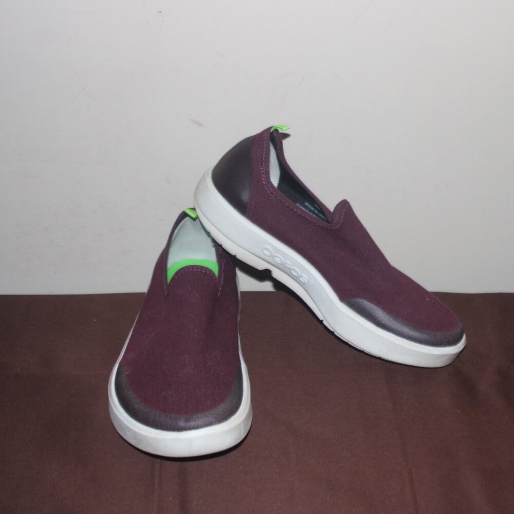 16a EC LADIES OOFOS RECOVERY SLIP ON SHOES - 7 1/2- BURGANDY
